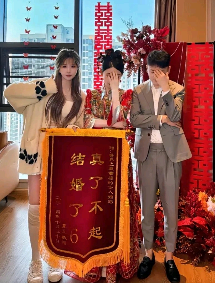 谁结婚不重要，我可以和左一结婚吗？！哈哈哈！[开怀大笑][开怀大笑][开怀大笑]