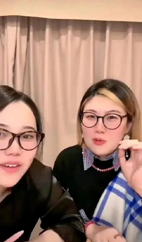 2月2号，王大发和他搭档聊天可聊出大话题了！他俩聊找对象，王大发说找官宦之家的对