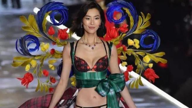 她的超模之路充满励志！