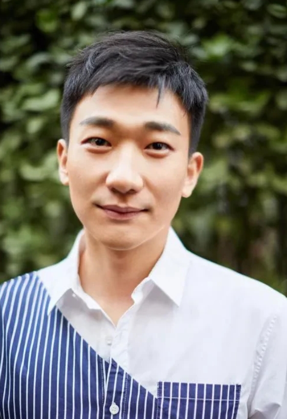马伊琍恋情传出，网友问吴昊宸，“请问你长得也可以演戏也挺好，怎么就缺了母爱呢”…