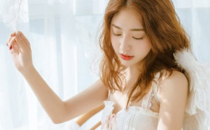 全网骂我心机女蹭热度，天王当场官宣打脸：“介绍一下，我是霍琪琪的老公。”