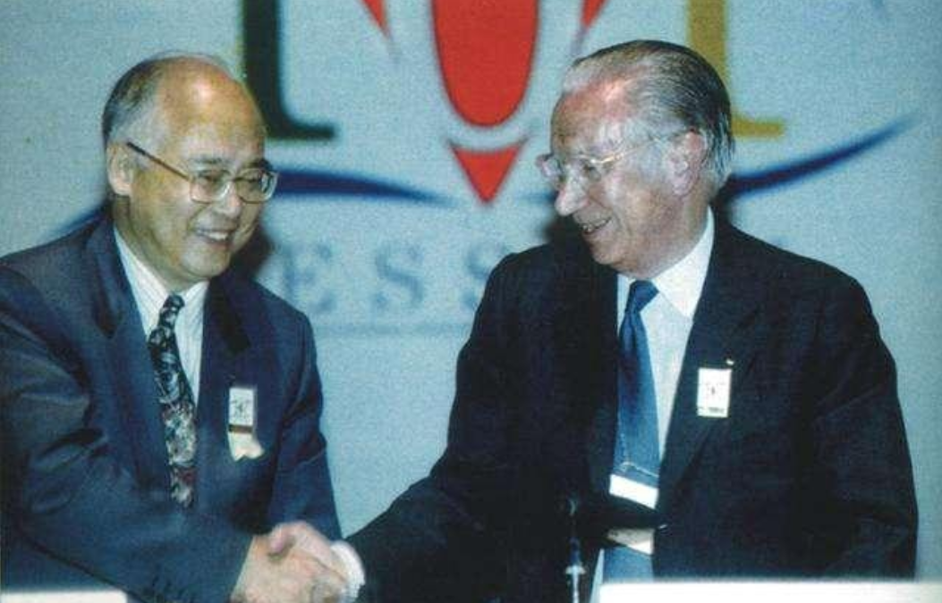 1993年，我国满怀信心首次申奥，却不料仅仅以一票之差输给了悉尼，很多人疑惑不解