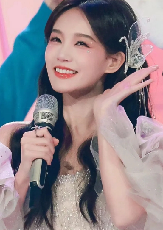 李一桐温暖而热烈