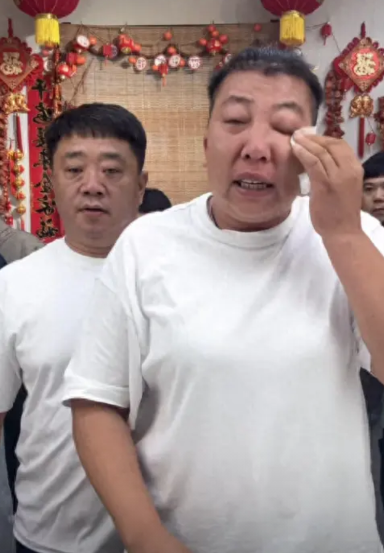 看了东北雨姐长达10分钟的道歉视频，简单来说，其实就2点：

1. 自己作为公众