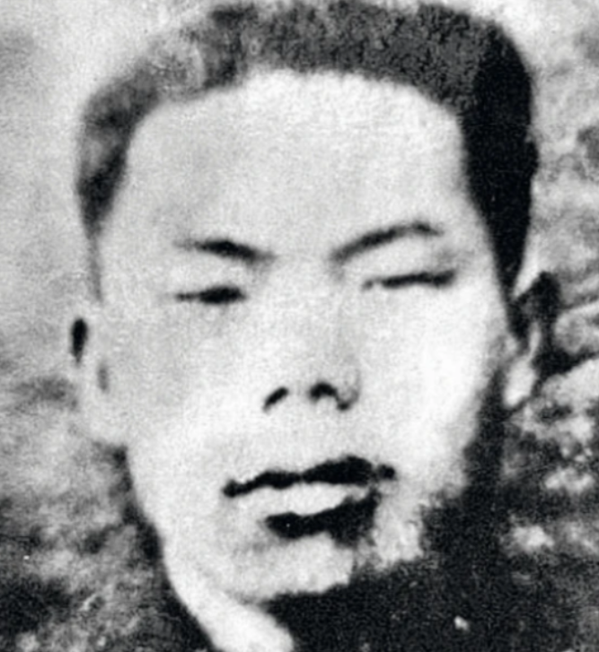 1952年，志愿军战士倪祥明睡不着，便出去巡逻，突然，山下竟传来了铁器的叮当声，