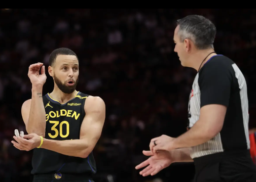 不出意外的话，库里本赛季将完成这三大神迹里程碑

1、史上首位达成4000记三分