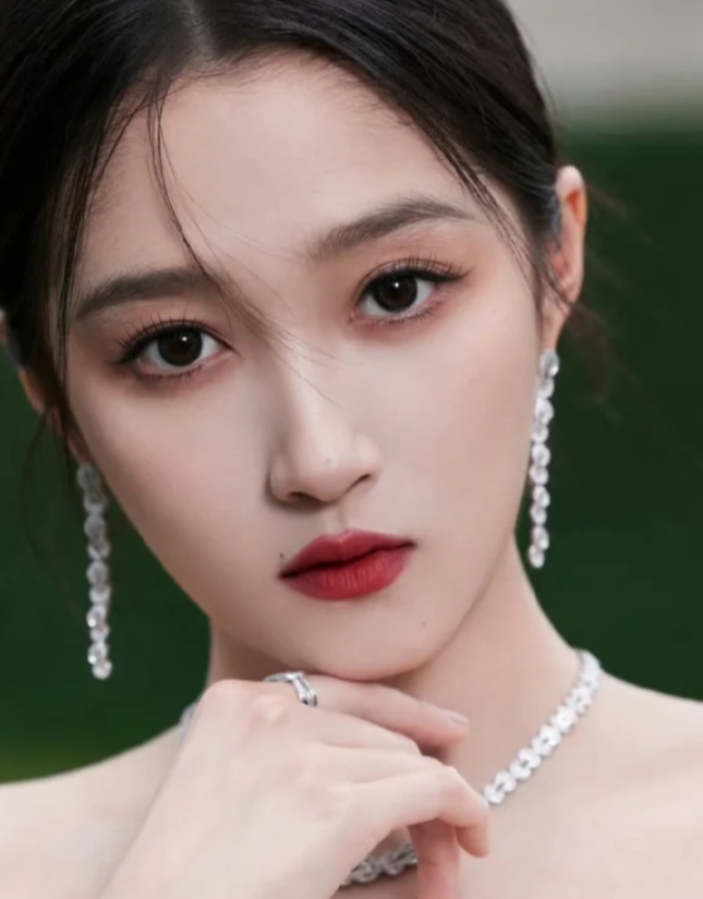 景甜最美，关晓彤年轻