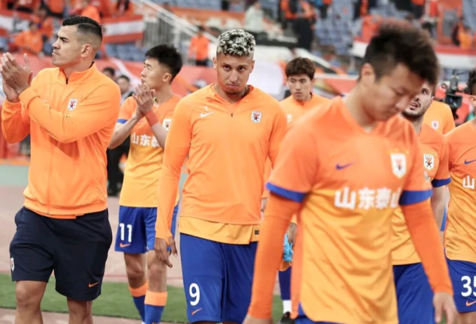 你发现了吗？
泰山队已有16次闯入足协杯决赛，这一数字远远超出海港队的2次，并且