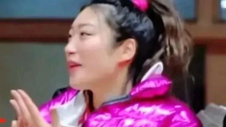 官宣结婚！中国女篮李梦为何嫁给二婚张隆？原因揭晓，张隆是赢家