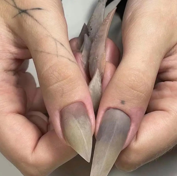 媳妇花了大几百做的美甲，说以后都不做家务活了，我感觉他是不是对美甲有什么误解。