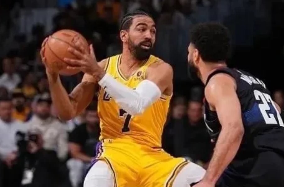 佩林卡看走眼了！文森特在得分和组织上的低迷表现是湖人替补阵容吃紧的主因！