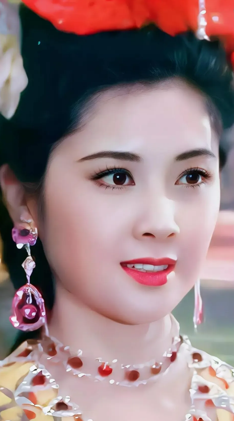 女儿国国王，这四位可以说是各有千秋。
第一，朱琳。当之无愧的经典，柔情似水，端庄