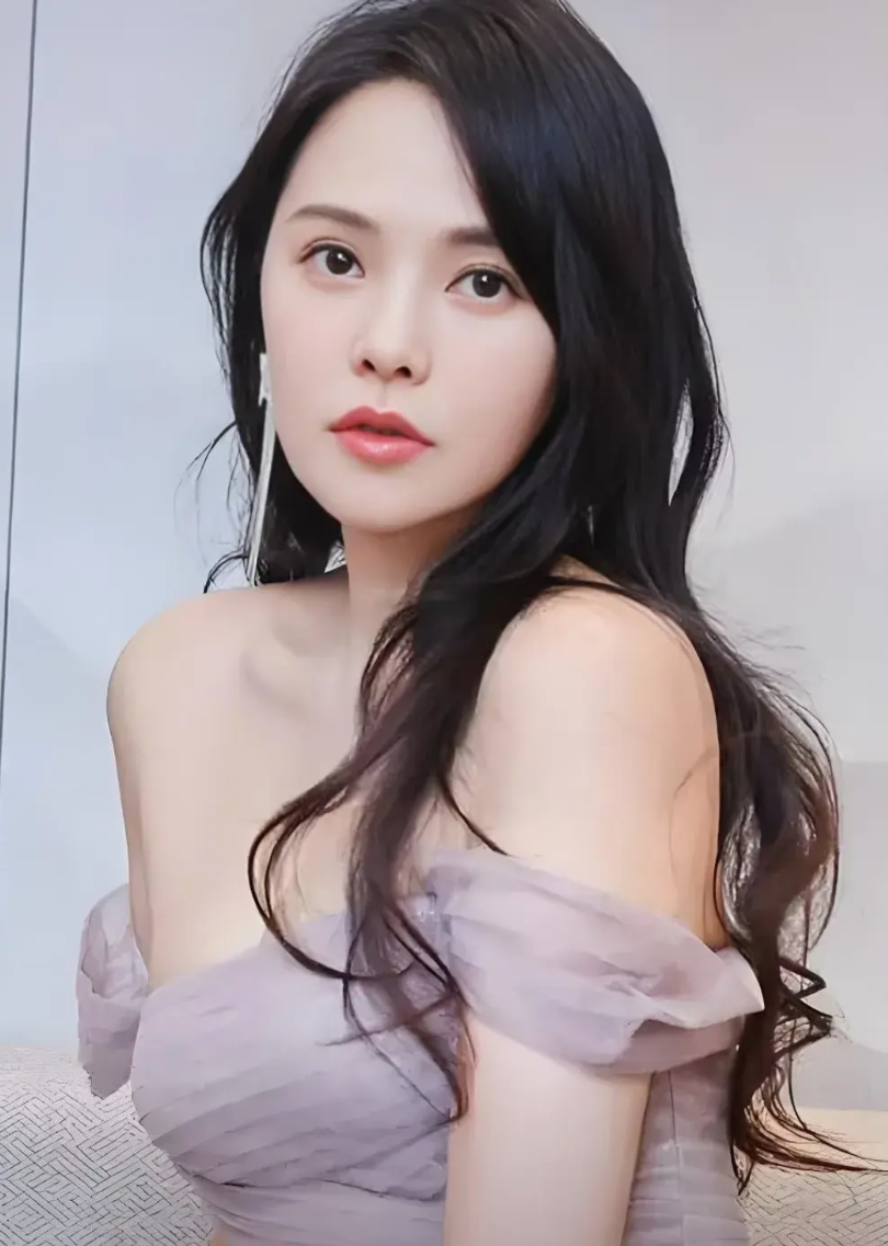 伊能静的2次婚姻
第一次：庾澄庆，63岁，中国台湾台北人，身高1.75米，歌手、