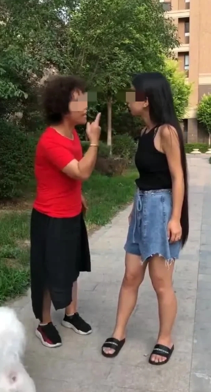 “姜还是老的辣！”北京，一大妈将自己440万的房子过户给女儿，但给自己保留了永久