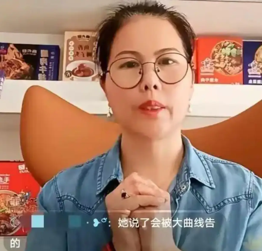 小杨阿姨太靠谱了，怪不得汪小菲这么信任她。
自去年小杨阿姨被大S赶走后，她继续留