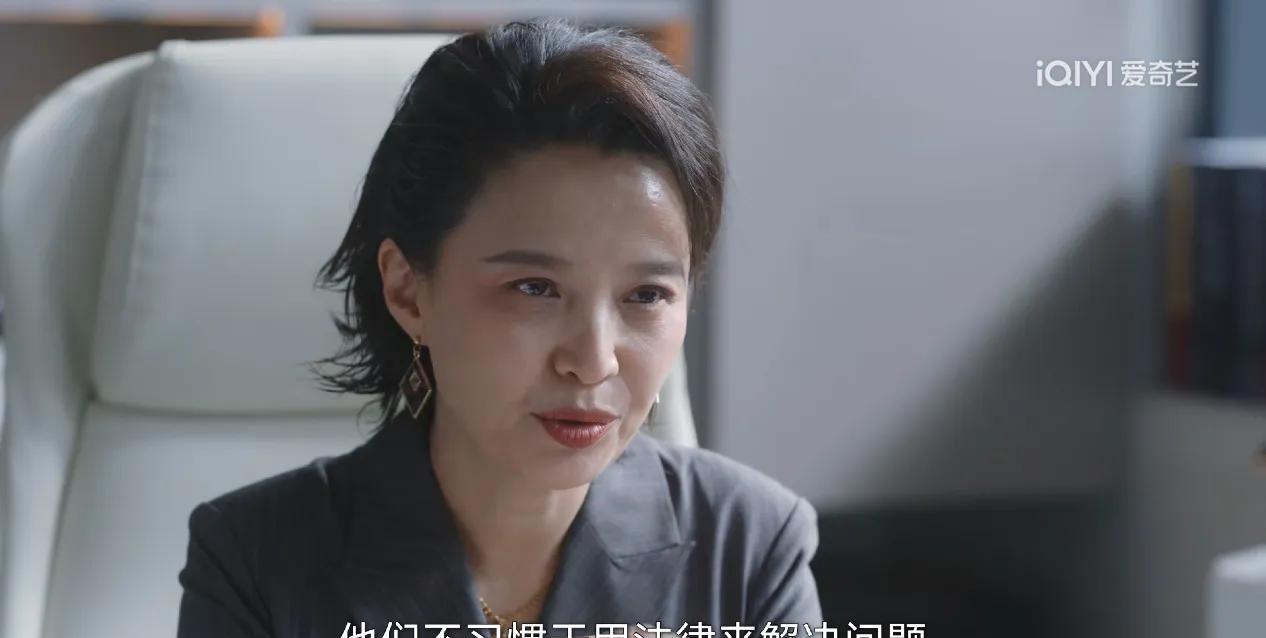 陈硕代理铭山集团，算下来代理费800万，但是到了执行的时候，铭山却想赖账，私下去
