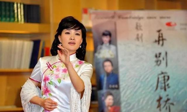 她是第一位博士级歌唱家,12次荣登春晚,丈夫的身份更是深藏不露(中国第一个音乐博士后)-第5张图片-九妖电影 她是第一位博士级歌唱家,12次荣登春晚,丈夫的身份更是深藏不露(中国第一个音乐博士后)-第5张图片-九妖电影