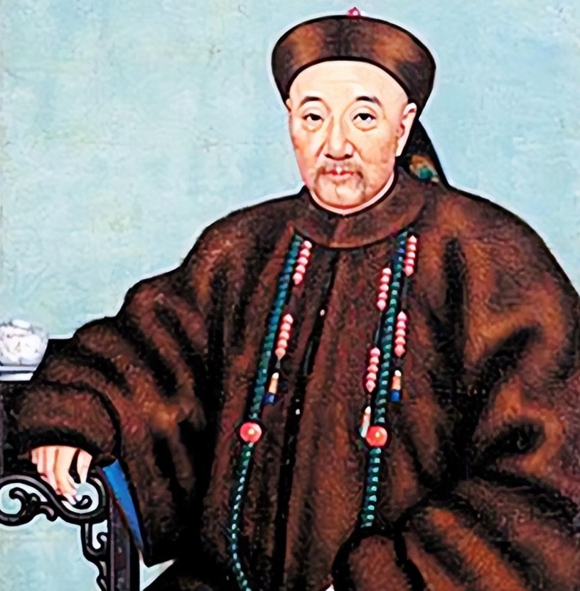 1885年，病危的胡雪岩对九姨太说：我死后葬礼上会来一个戴铁帽子神秘人，你到时剪