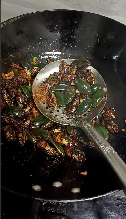 兄弟们！我拿出这道菜，你们会拿什么酒应对？
