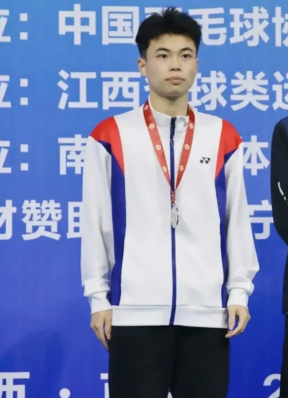 印尼羽协摆烂，我们可不能妥协

比赛是印尼组织的，人是在赛场倒下的，现场急救设备