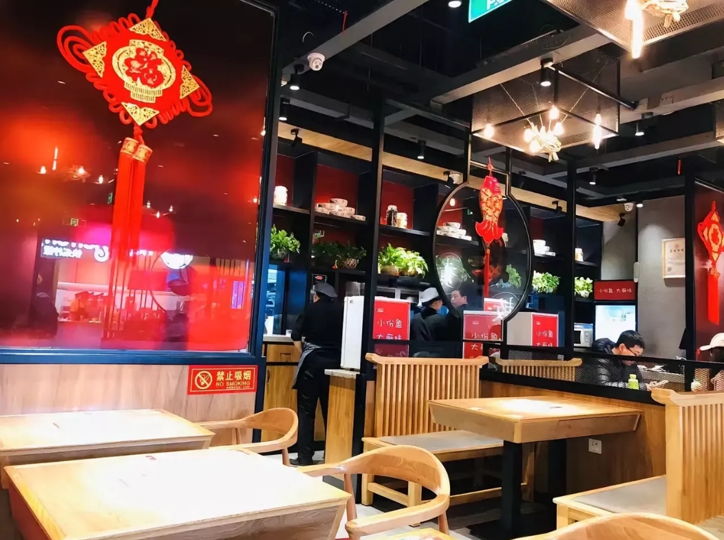 辽宁沈阳，50岁男子单独约女子出来吃饭，万万没想到，菜还没来得及吃，男子就突发心