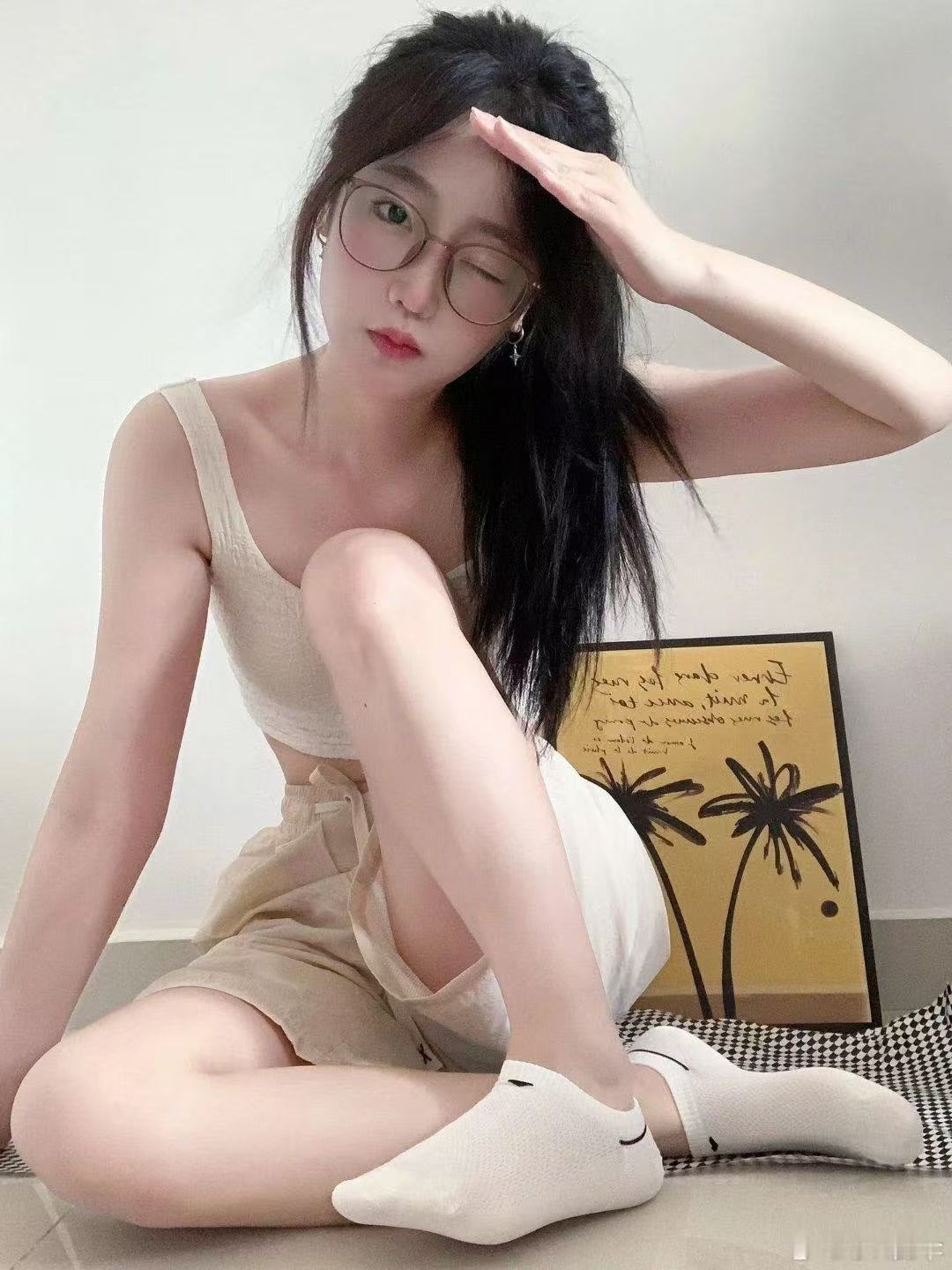 如果我穿成这样去你家你会对我做什么哈哈哈哈