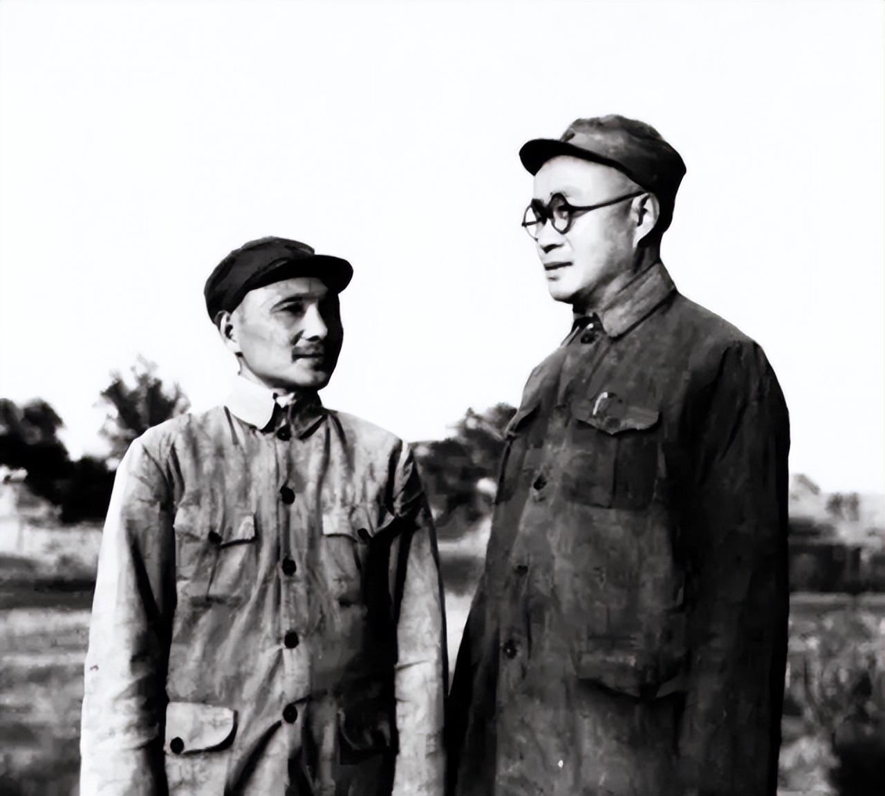 1934年，中央苏区在第五次“围剿”中遭受重创，主要源于李德、博古在军事指挥上的