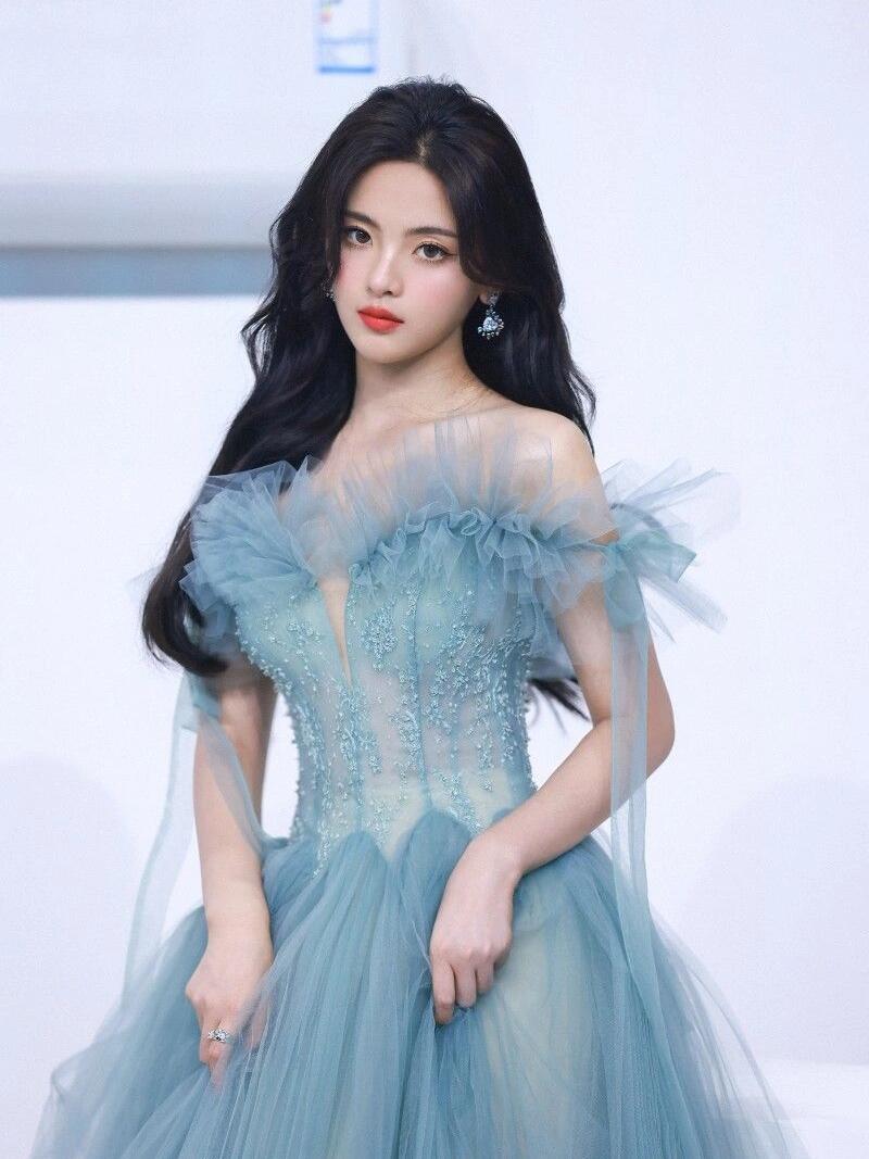杨超越——端庄而美丽