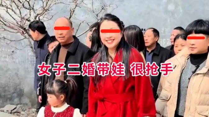 河南：33岁小伙娶37岁二婚，彩礼只要18万，婚礼现场泪流满面！