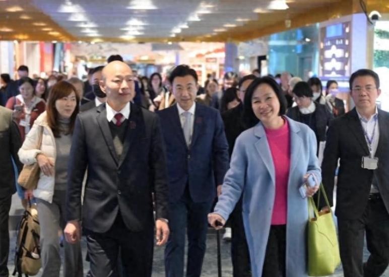 台湾代表团自费看特朗普就职

                         