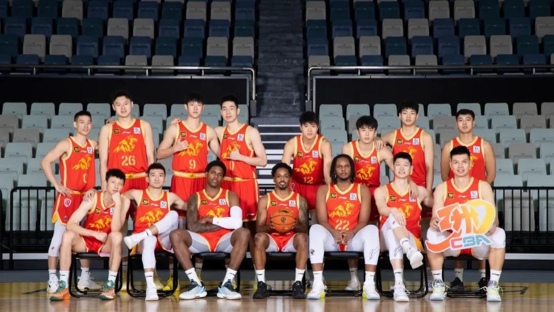 CBA迎结局？曝前NBA巨人博班驰援广厦，辽宁广东或陪跑，杜锋又吃败仗