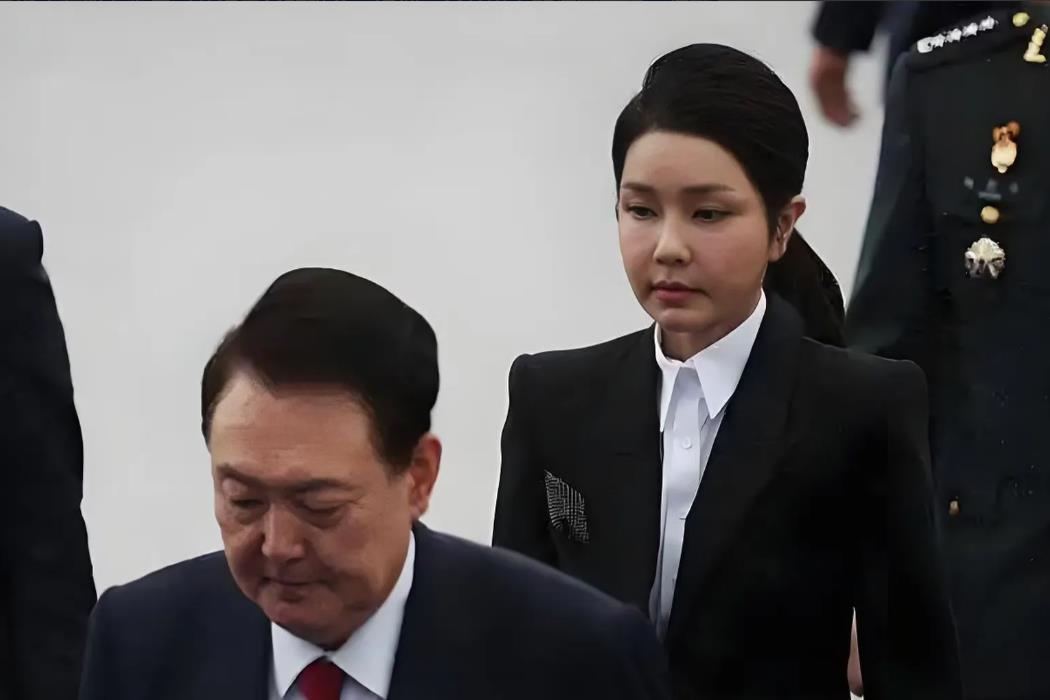 韩国爆发大规模集会，对释放尹锡悦有用吗？

当地时间2月1日，韩国釜山，上万民众