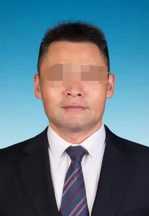区长强占人妻后续！前段时间，广西南宁有人举报青秀70后区长曾鹏新强占了他的妻子，