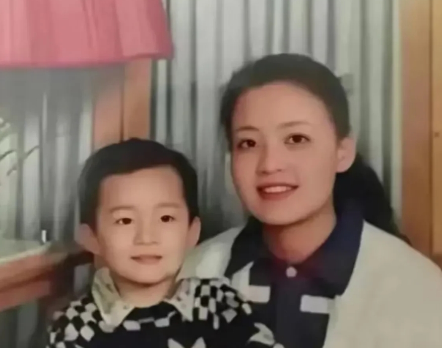 张兰到底是个什么样的人？

邓高静律师曾经说张兰，“鬼都怕的程度”。 

但你要