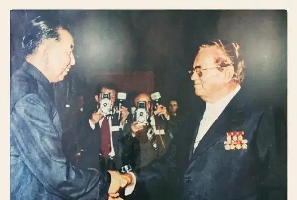 1978年8月21日~8月26日华国锋同志访问塞尔维亚（原南斯拉夫），双方领导人