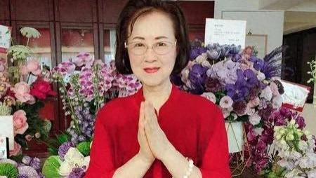 86岁琼瑶自杀，曾反对为丈夫插管，如今她终于实现了“尊严死 ”