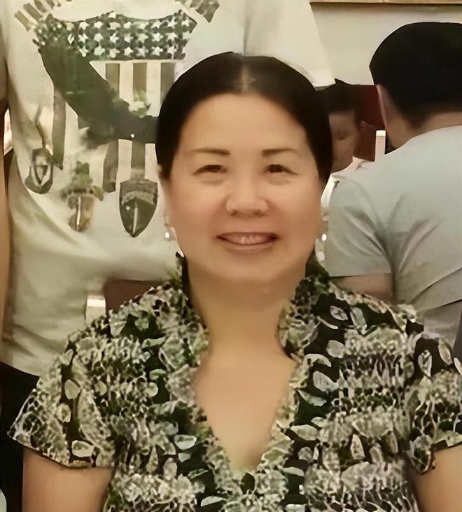 美国大妈潜伏中国二十年被抓

                         
