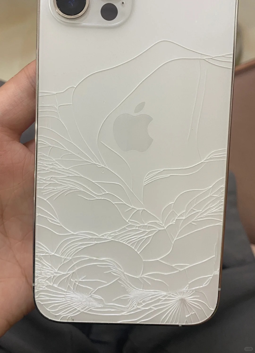 苹果用户能为我降半屏默哀吗😭
难束啊难束，手滑就成这样了