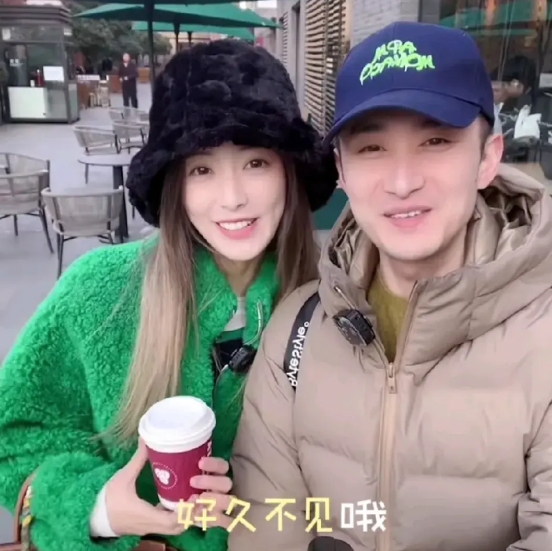 路易和司雯嘉闺蜜见面，聊天中说自己事业已走下坡路，没人在乎了。司雯嘉却轻描淡写的