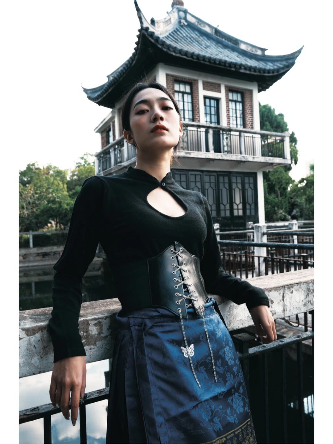 我言秋日胜春朝