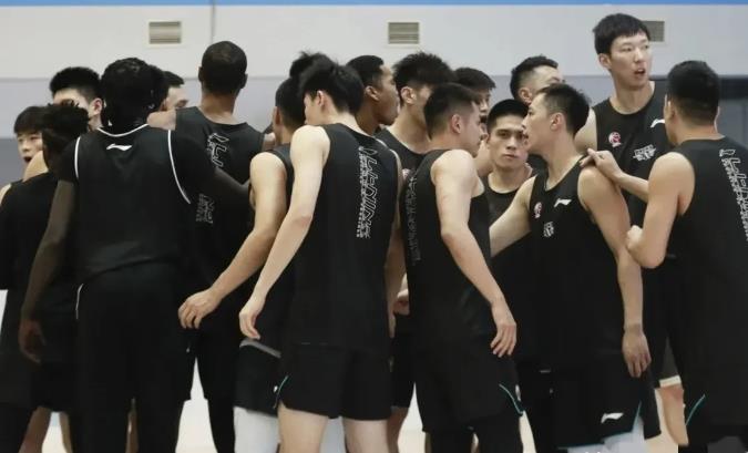 想不到吧，周琦将代表北京队参加俱乐部杯赛，猫腻有三点

一点，周琦CBA联赛常规