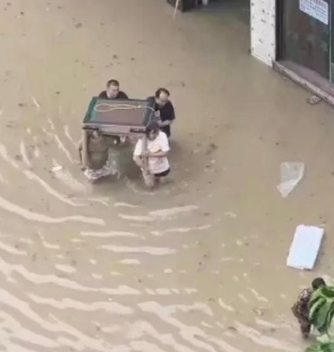 总有一种力量让我们泪流满面