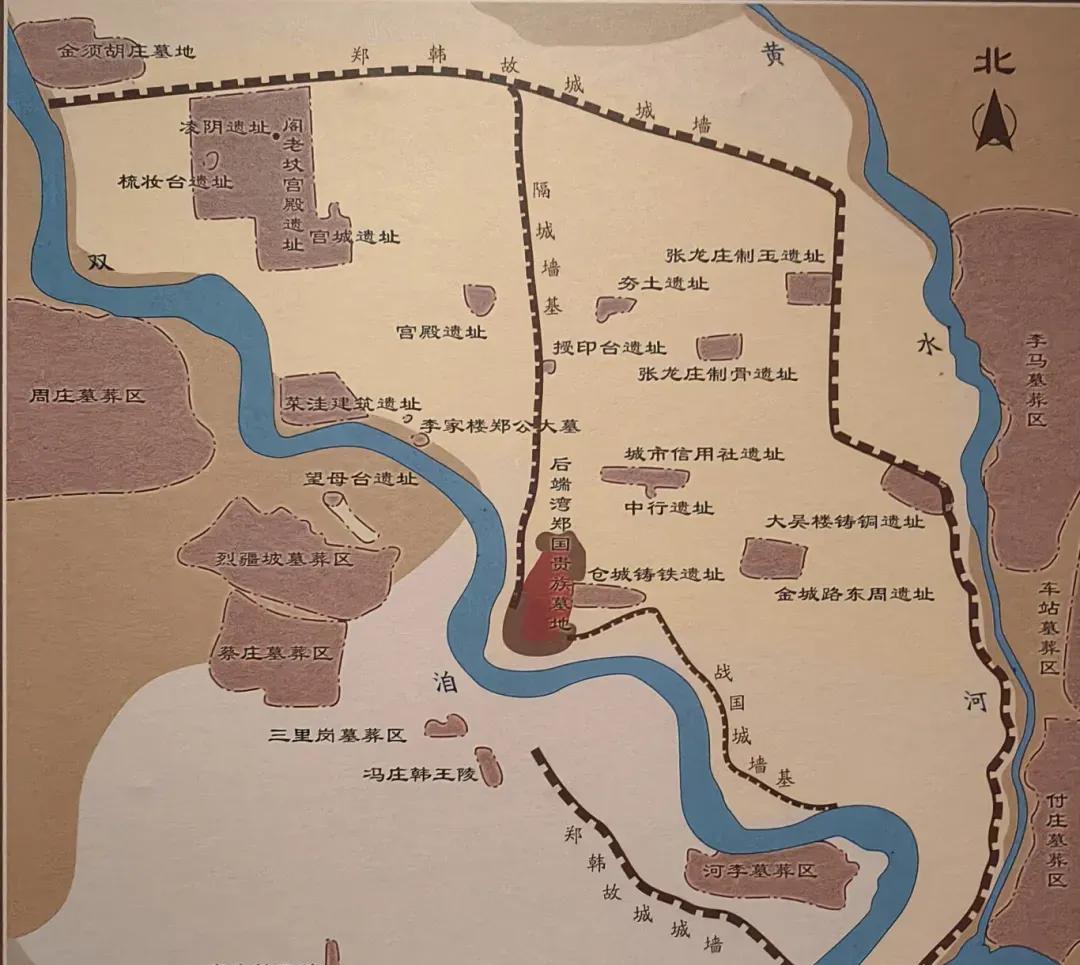 郑韩故城的城垣均是用土夯筑而成，城墙高一般为 10 米左右，最高可达 16 米、
