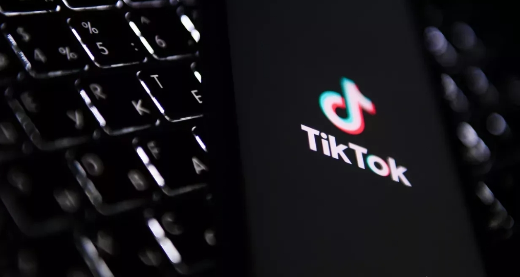美国TikTok用户开始在应用程序中收到该社交网络将于1月19日在美国关闭的通知