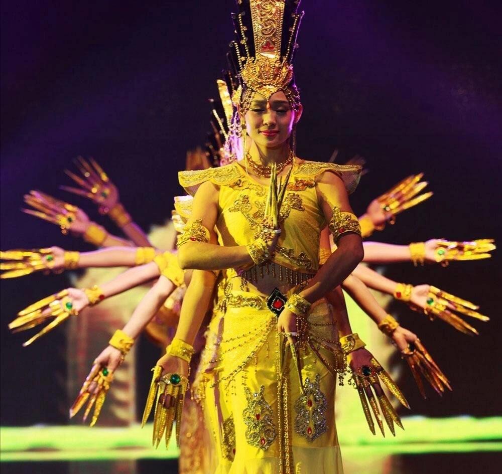 邵丽华，曾一夜之间火遍了大江南北