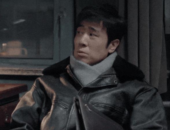 一众配角强势来袭，于和伟的演技压的住，扛的起，非常棒。
 
朱辉演的杨雄大队长真