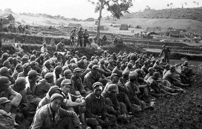 朝鲜战争前期，志愿军的运输线遭到严重破坏，补给运不上去，前线的战士们饿的不行，只