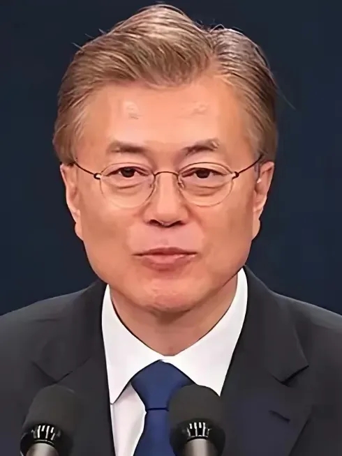 韩国前总统文在寅终于露出了獠牙，这回看到尹锡悦被弄成现在人不人鬼不鬼的样子则一反
