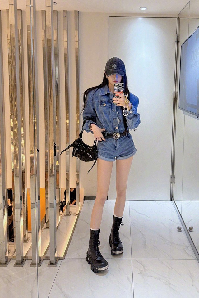 #吴宣仪认证自己很姬# ​粉丝说吴宣仪有点姬，吴宣仪本尊回应，去掉“有点”，加上