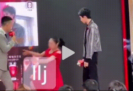 “资本家的丑孩子”又来了!宁静充当观众嘴替,犀利点评不留情面(资本家的嘴脸表情包)-第17张图片-九妖电影 “资本家的丑孩子”又来了!宁静充当观众嘴替,犀利点评不留情面(资本家的嘴脸表情包)-第17张图片-九妖电影